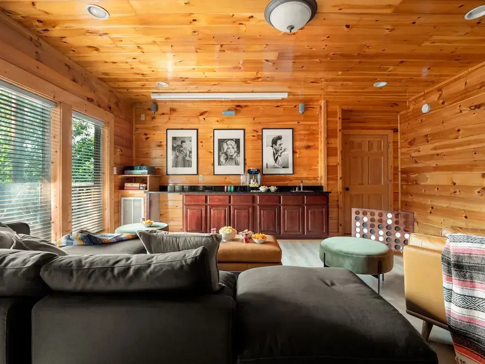 Cades Cove by Avantstay Treetop Haven in Smokey Mountains w/ Hot Tub, Game Room & Home Theatre