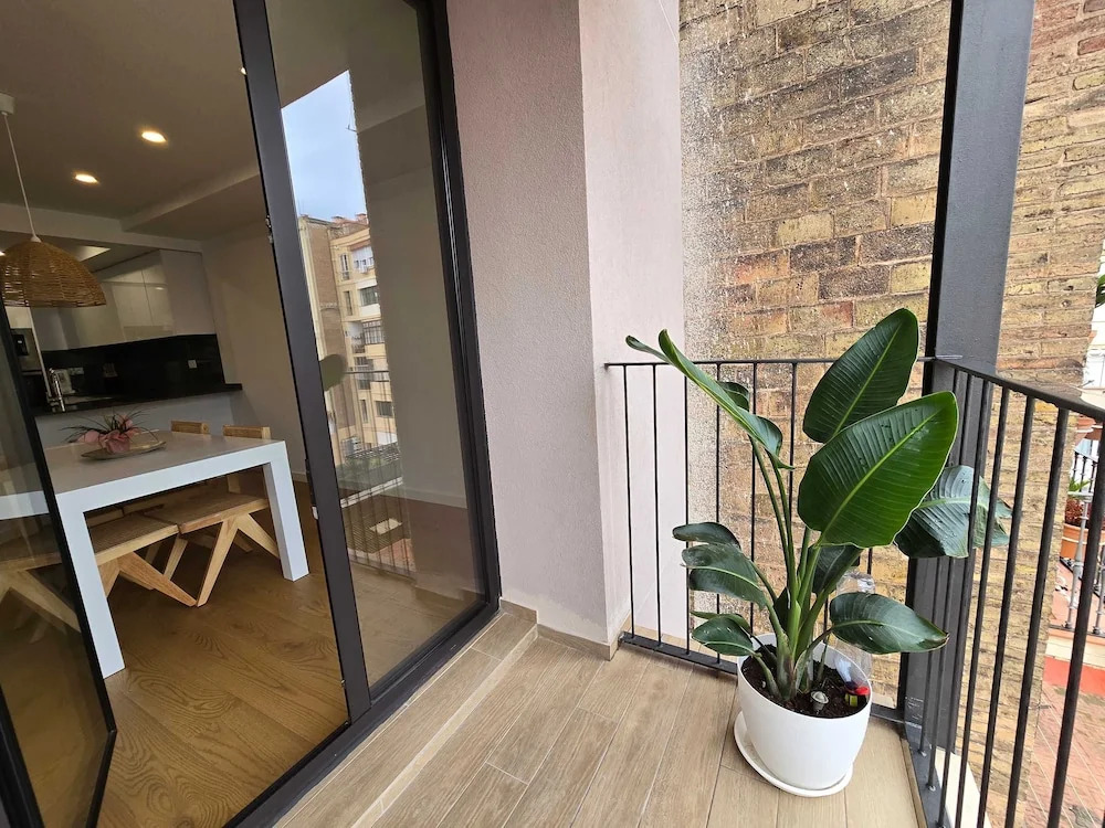The Roger Terrace 2BR With Pool gym in Barcelona