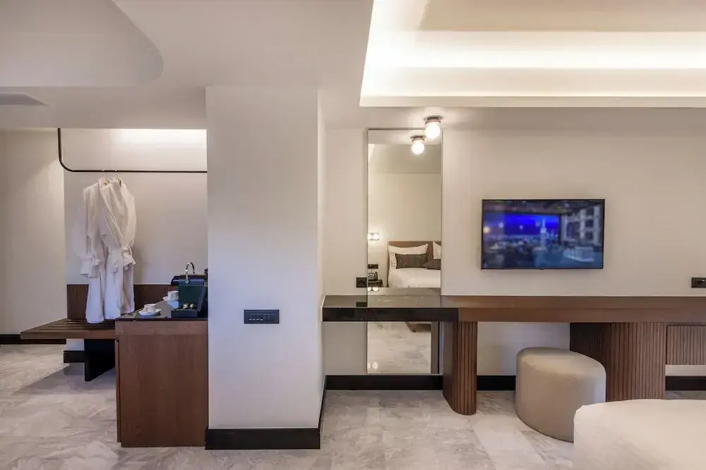 LAvventura Suites
