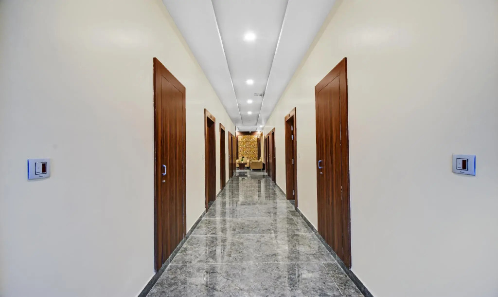 Treebo Premium Royal Amar With Mountain View and Swimming Pool