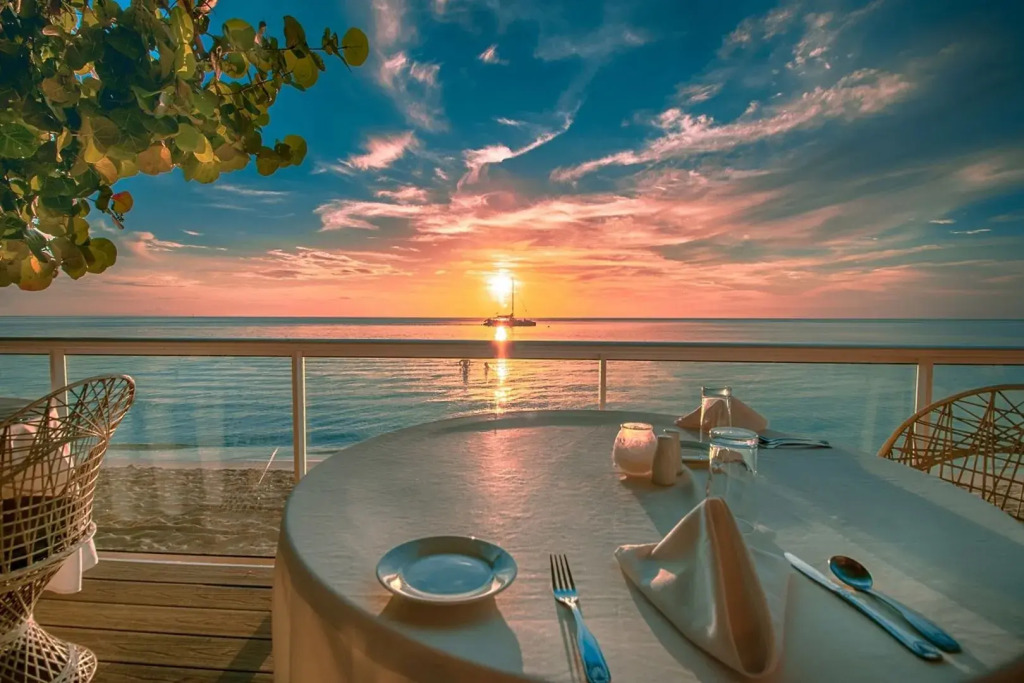 Travellers Beach Resort