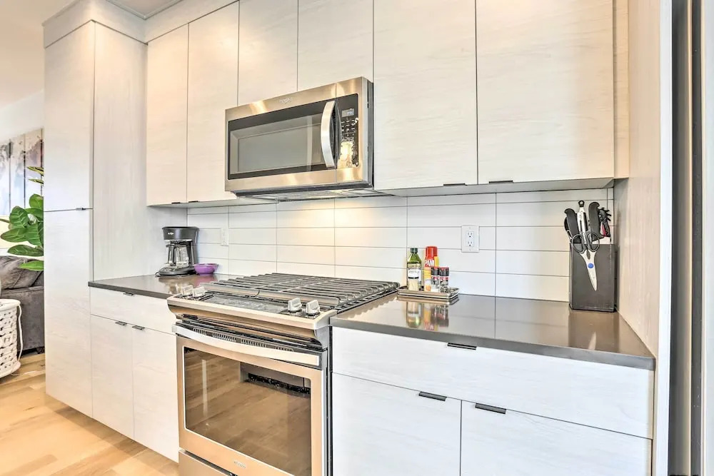 Trendy Denver Townhome - Walk to Mile High Stadium