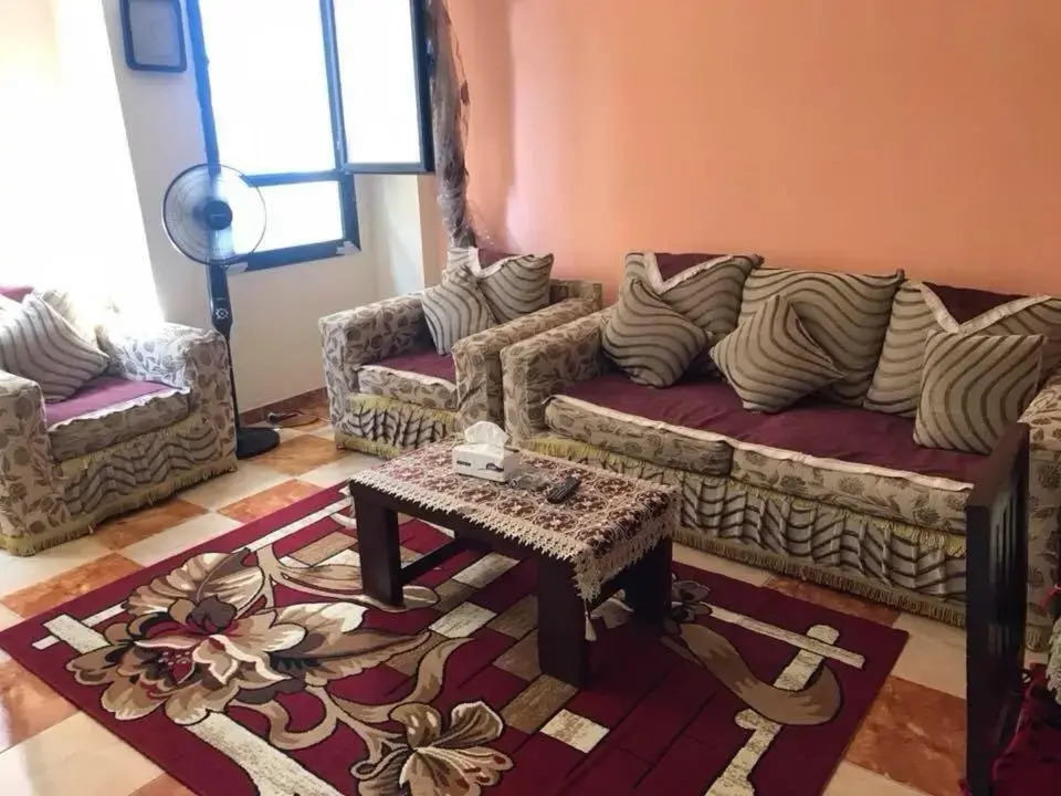 Cozy new 2 BD Amazing beach view Next to Hilton hotel Family only !العائلات فقط