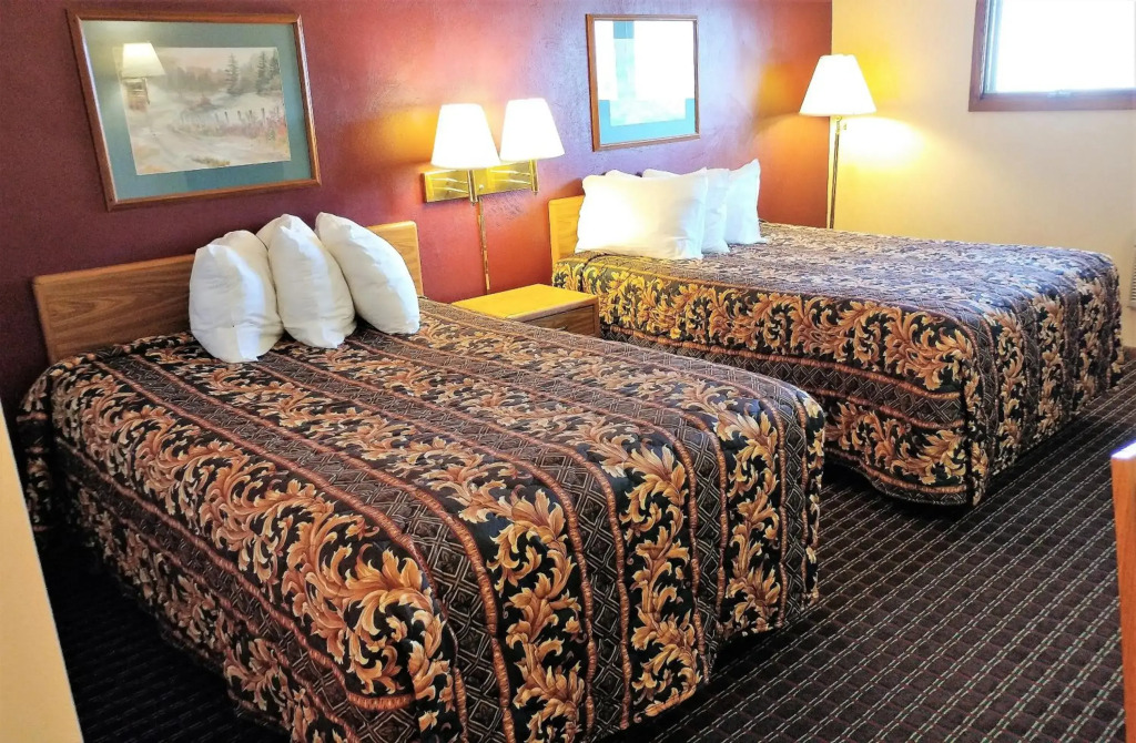 Red Carpet Inn - Windom
