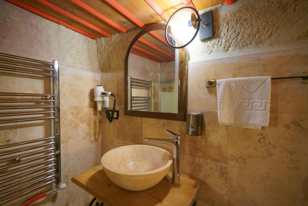 Travel Inn Cave Hotel