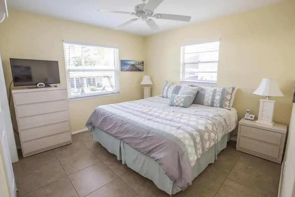 Aloha Kai - Unit 6 2 Bedrooms 1 Bathroom Apts