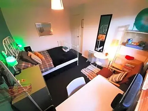 2bed Guest Wing - Charming Glasgow Villa - off M8 M80
