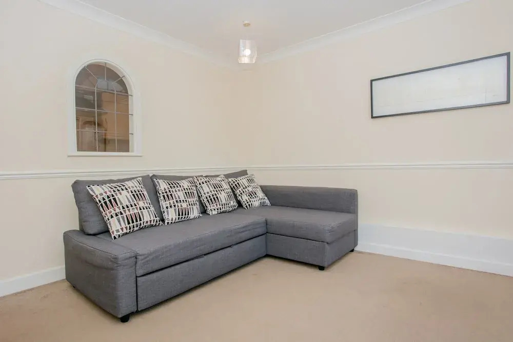 1 Bedroom Flat with Balcony Accommodates 4