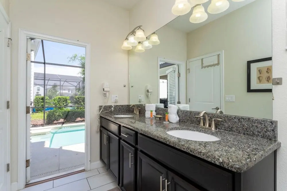 Modern 5BR Oasis Near Disney - Pvt Pool - 4712sl