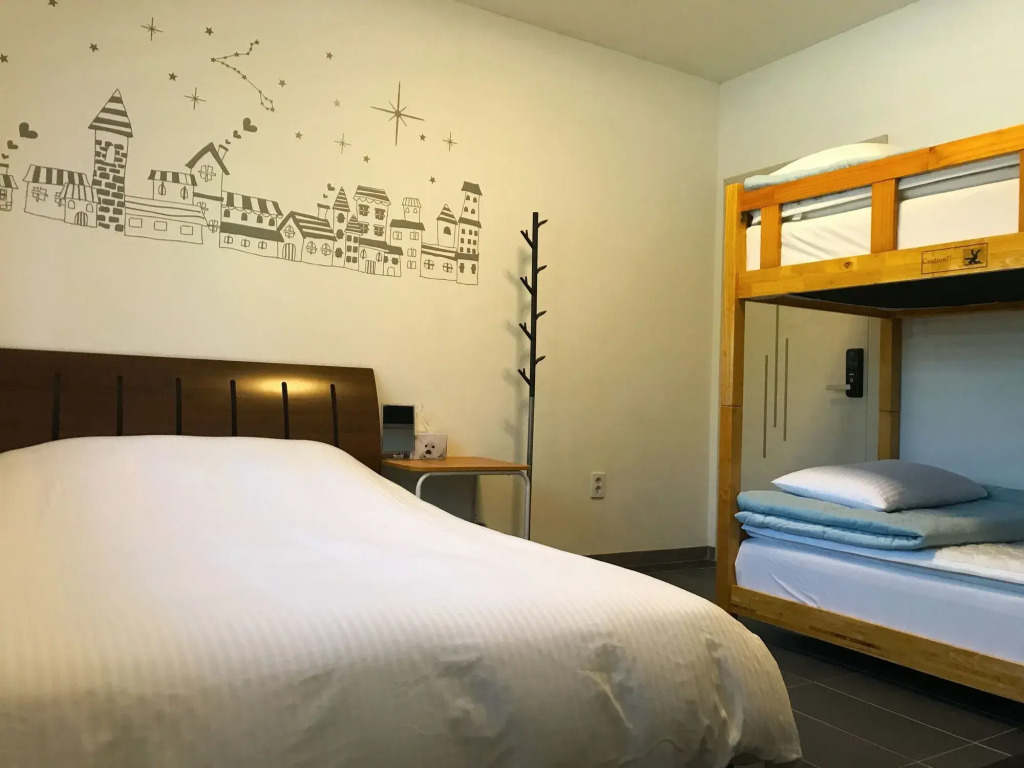 Incheon Airport Happy Place Guesthouse