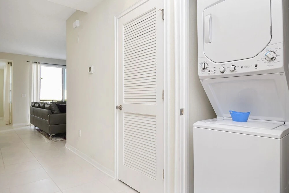 106 Apartment Storey Lake  44309 / 46929