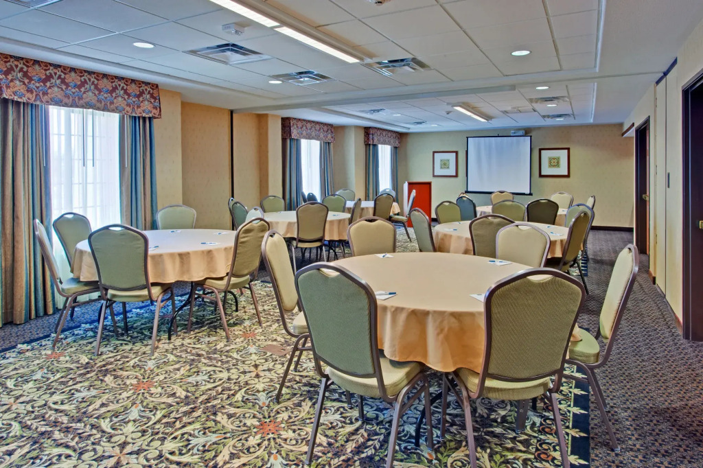 Staybridge Suites Phoenix Glendale Sports Dist by IHG