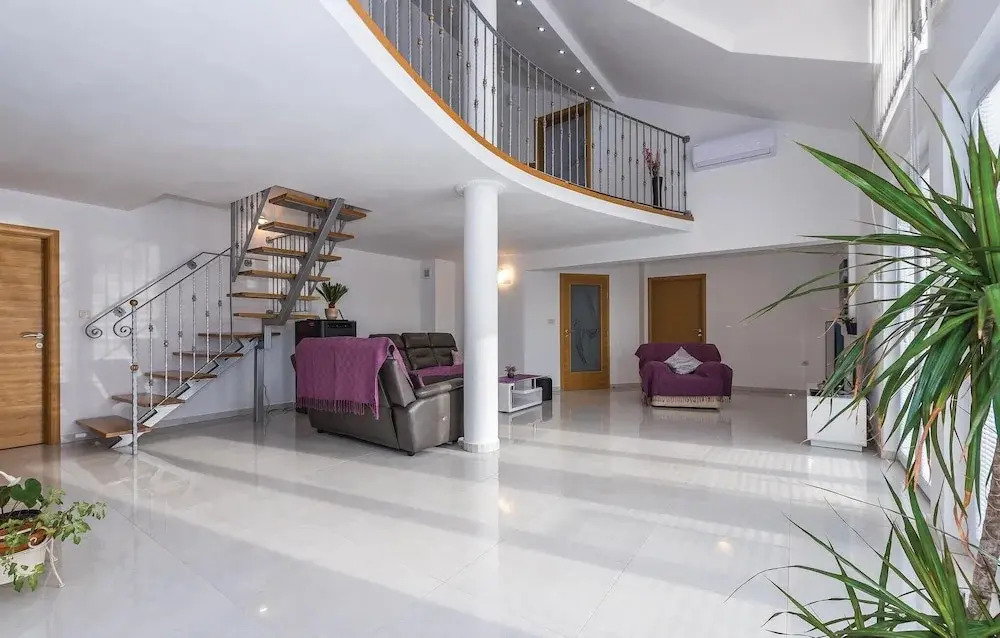 Nice Home in Tribunj With Wifi, 9 Bedrooms and Outdoor Swimming Pool