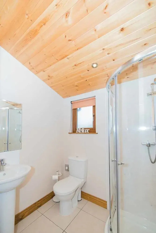 Skylark Lodge With Hot Tub Near Cupar, Fife