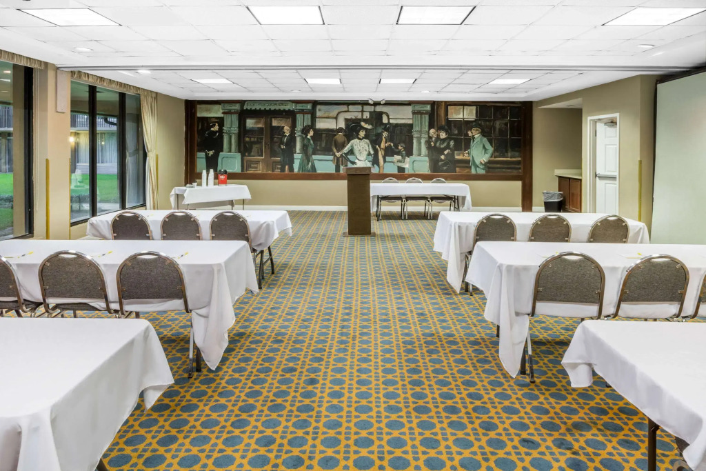 Days Inn & Suites by Wyndham Jennings