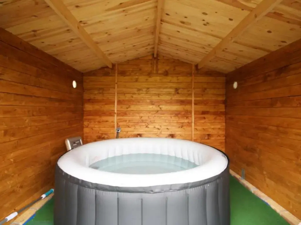 Maison individuelle avec spa et jardin, près de Domfront - FR-1-497-101
