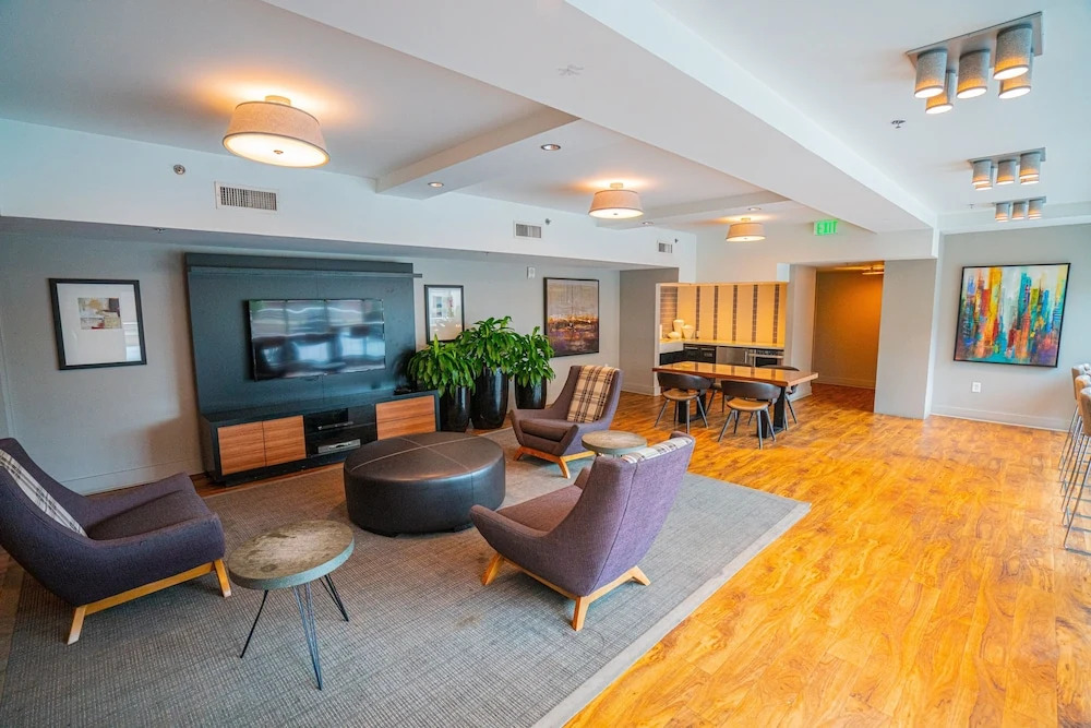 2 Bedroom Fully Furnished APT over Camden Yards 2 Apts by RedAwning