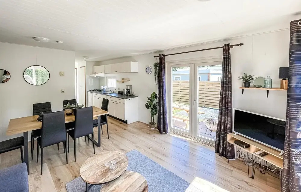 Awesome Home In Heinkenszand With Wifi
