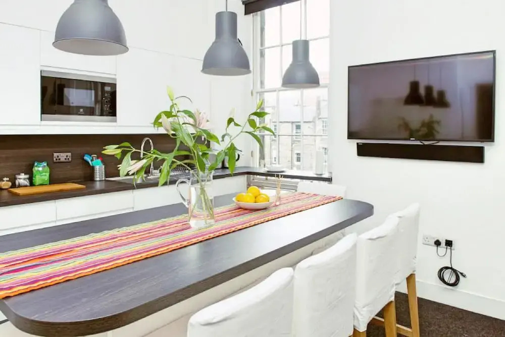 Edinburgh Chic Suite by Castle Terrace