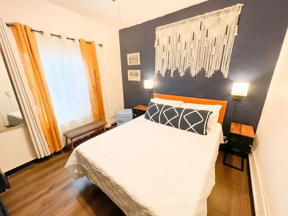 ITH San Diego Mission Beach Backpacker Hostel
