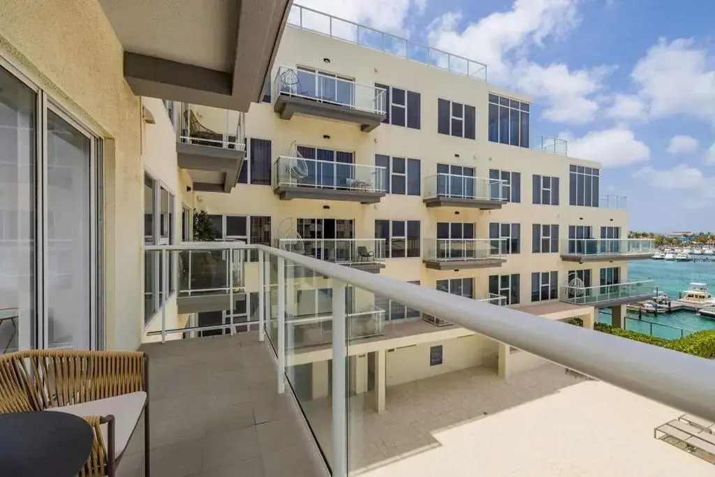 HH-2Bdr413 - NEW Modern Apartment in Oceanfront Luxury Condo in Aruba!