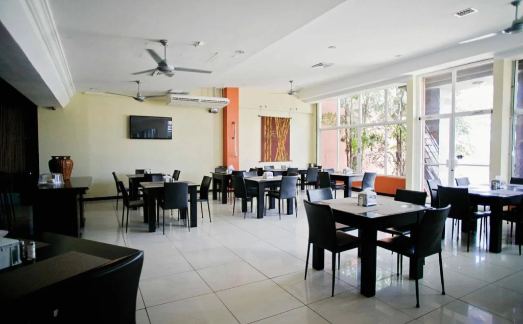 Hotel Caña Brava Inn