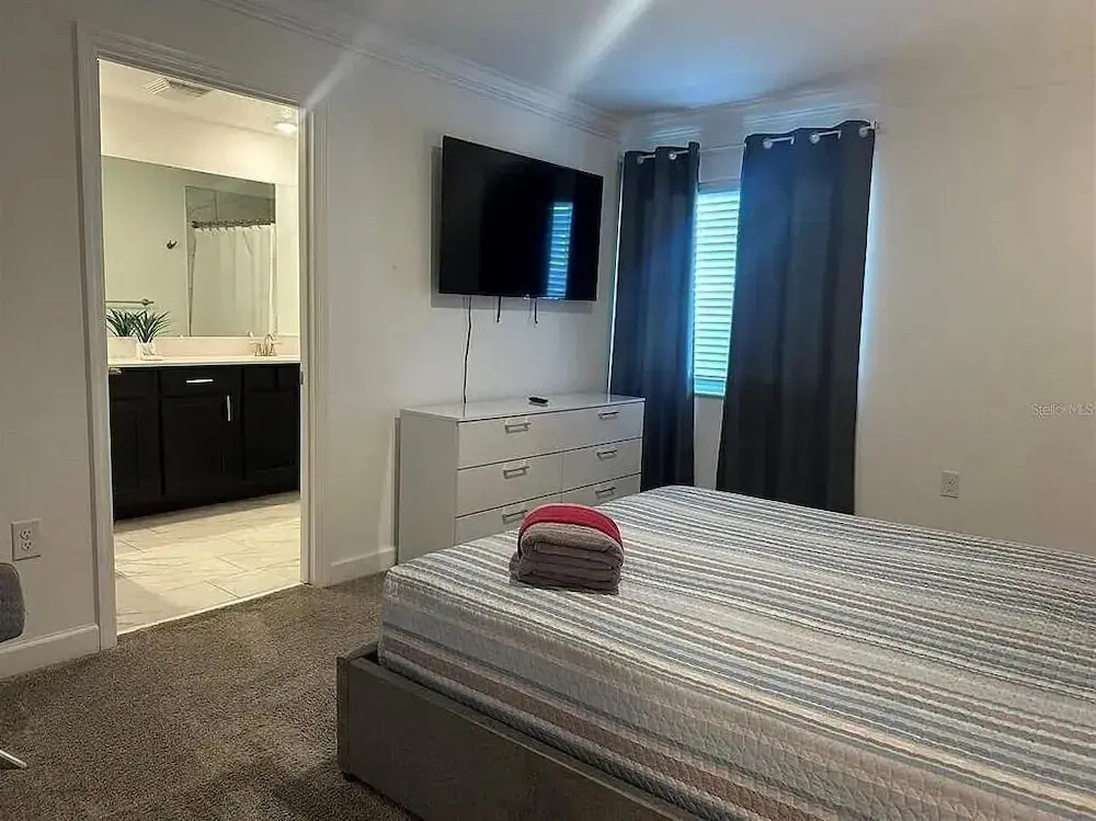 1010 SS - Modern Comfort Oasis