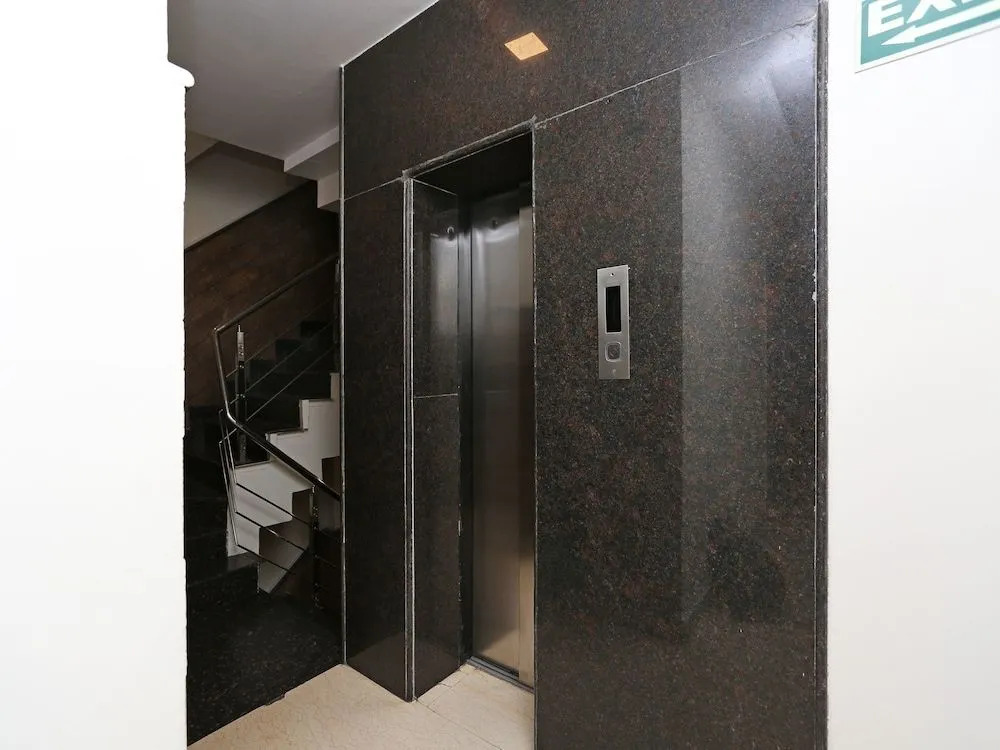 OYO 1245 Hotel Amby Inn
