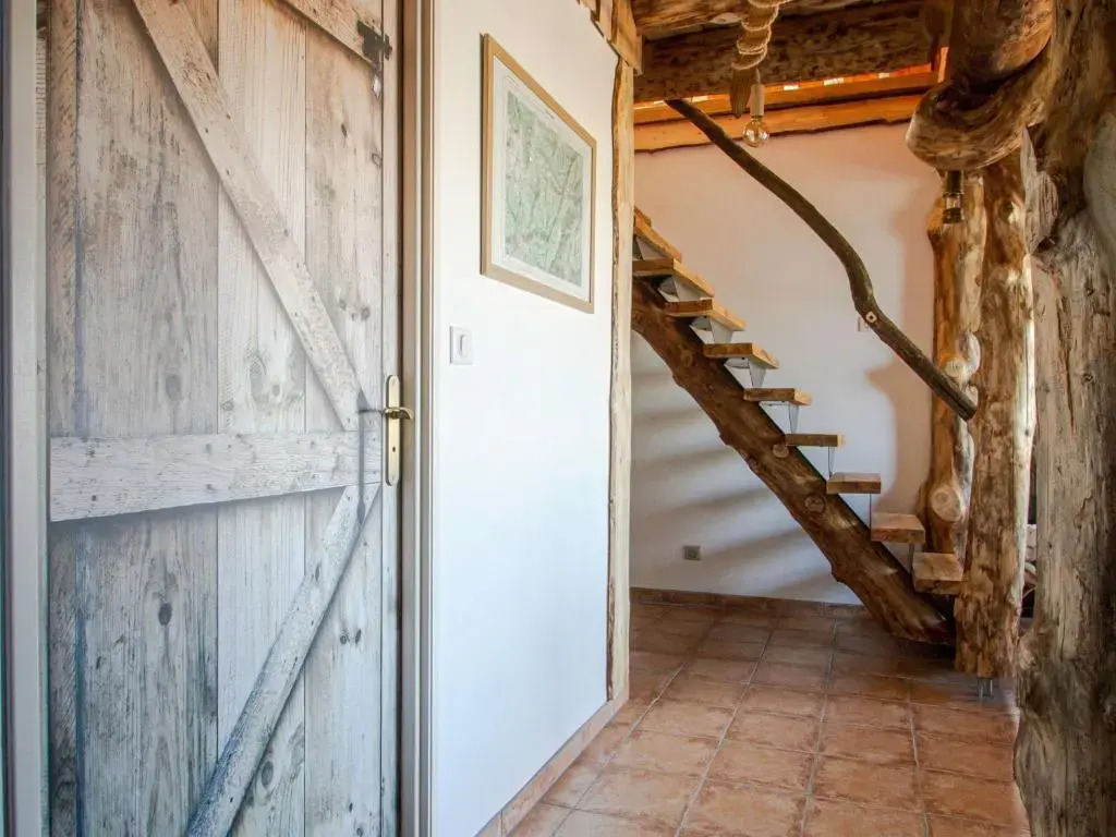 Chalet Authentique en Forêt, 6 Pers, Proche Gérardmer, Sentiers & Stations de Ski - FR-1-589-378