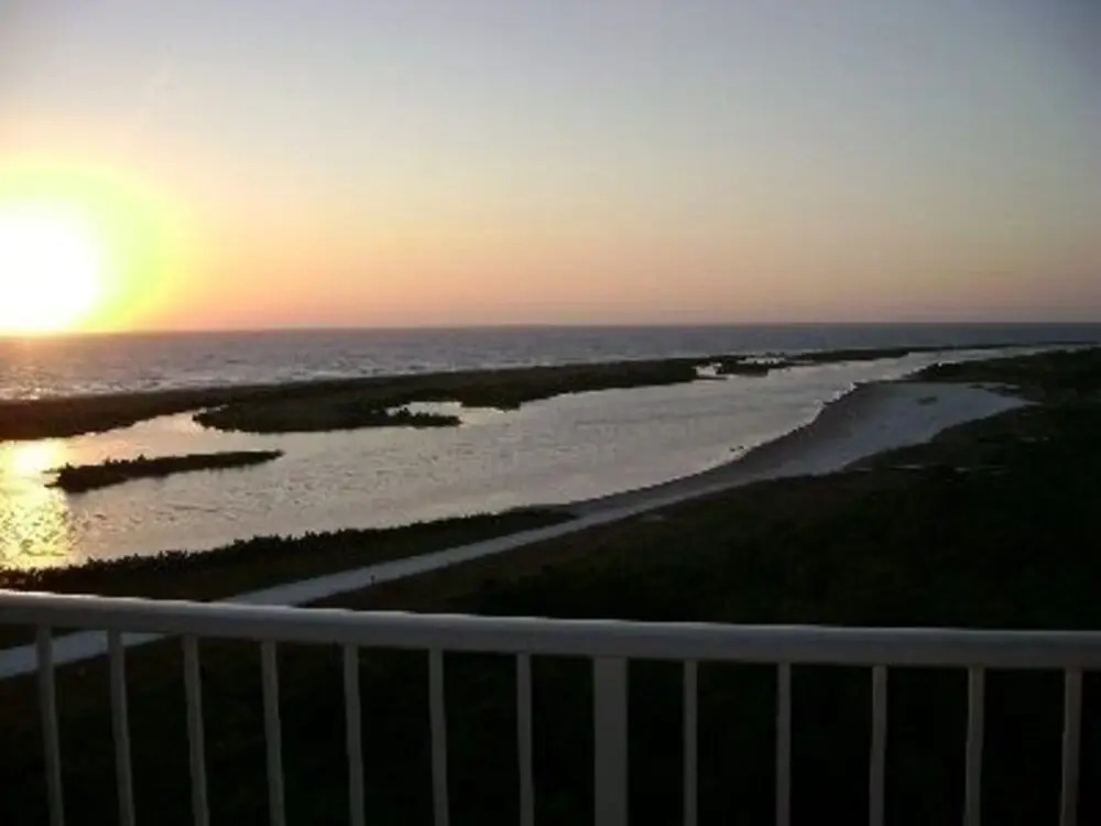 Sst4-1101 - South Seas Tower 2 Bedroom Condo by Redawning