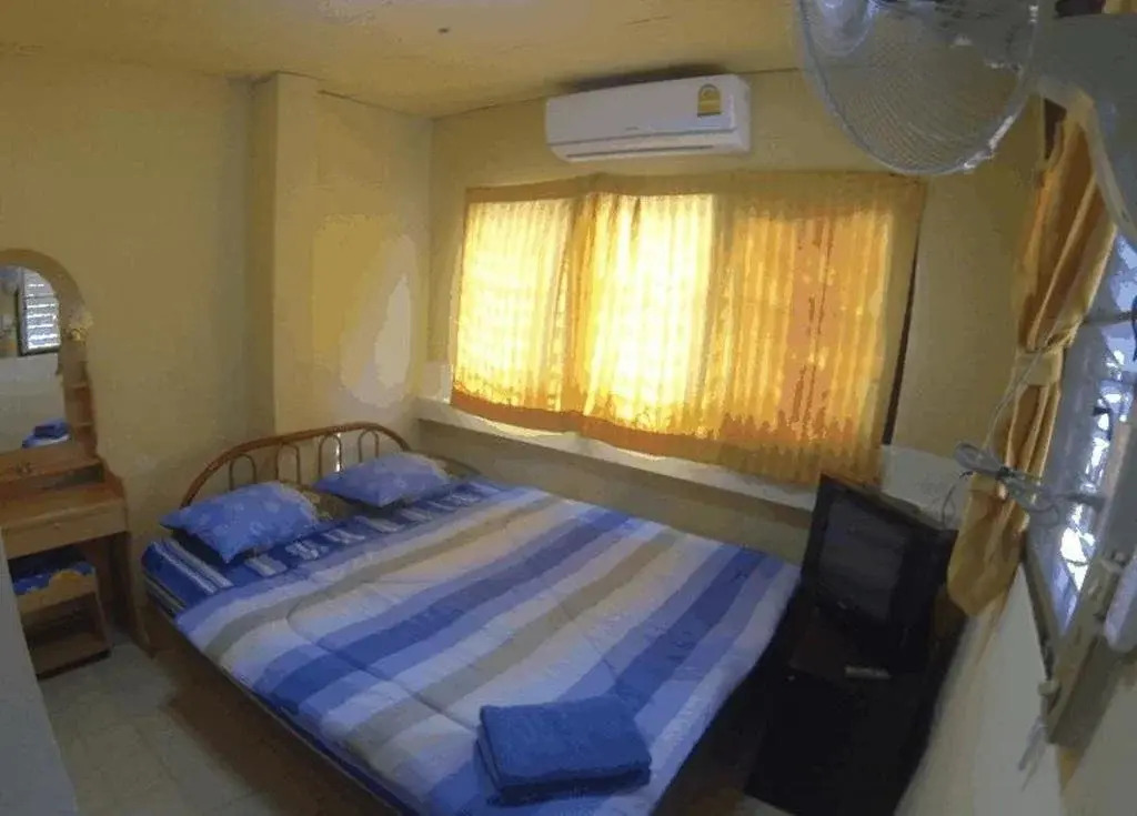 Nuan Cofe & Guesthouse