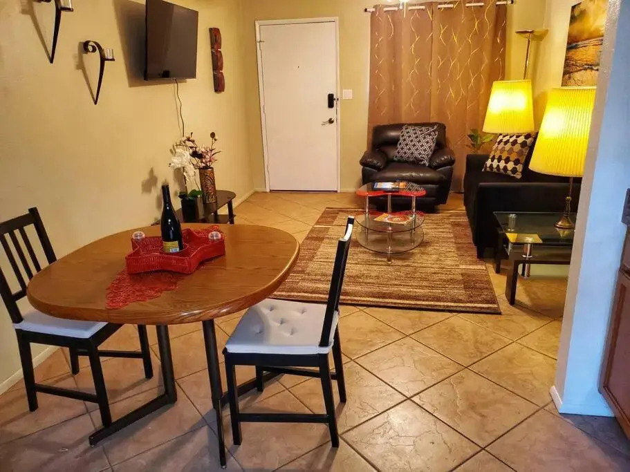 Perfect Location ASU Tempe 1 Bd 1Bath couples getaway!