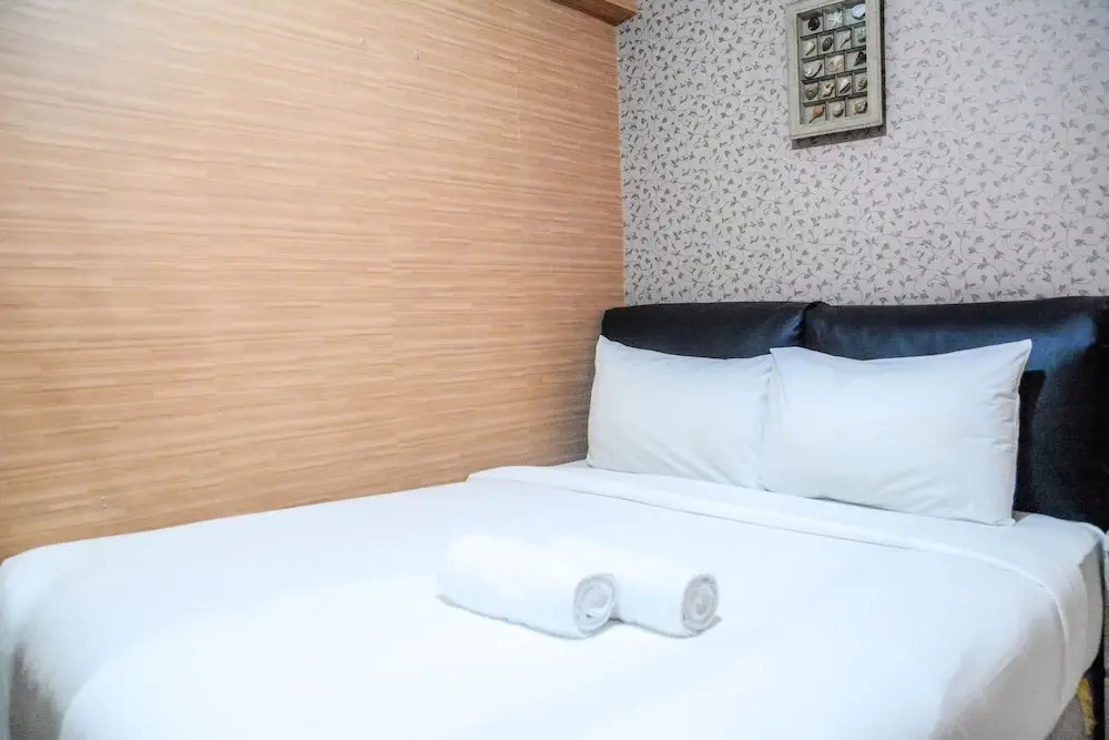 1 Bedroom at Green Pramuka Apartment by Travelio
