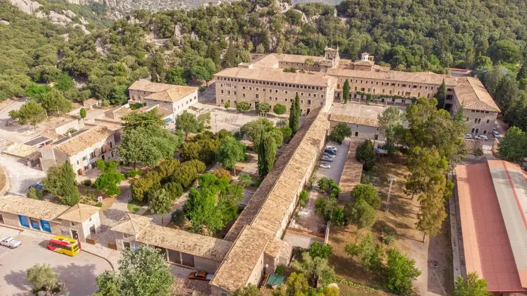 Cas Pastor by Villas Tramuntana