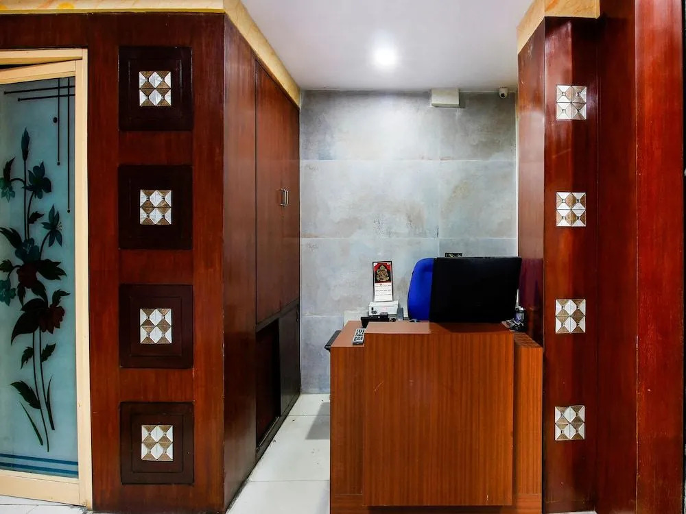 Collection O 36047 Hotel Srinivasa Residency