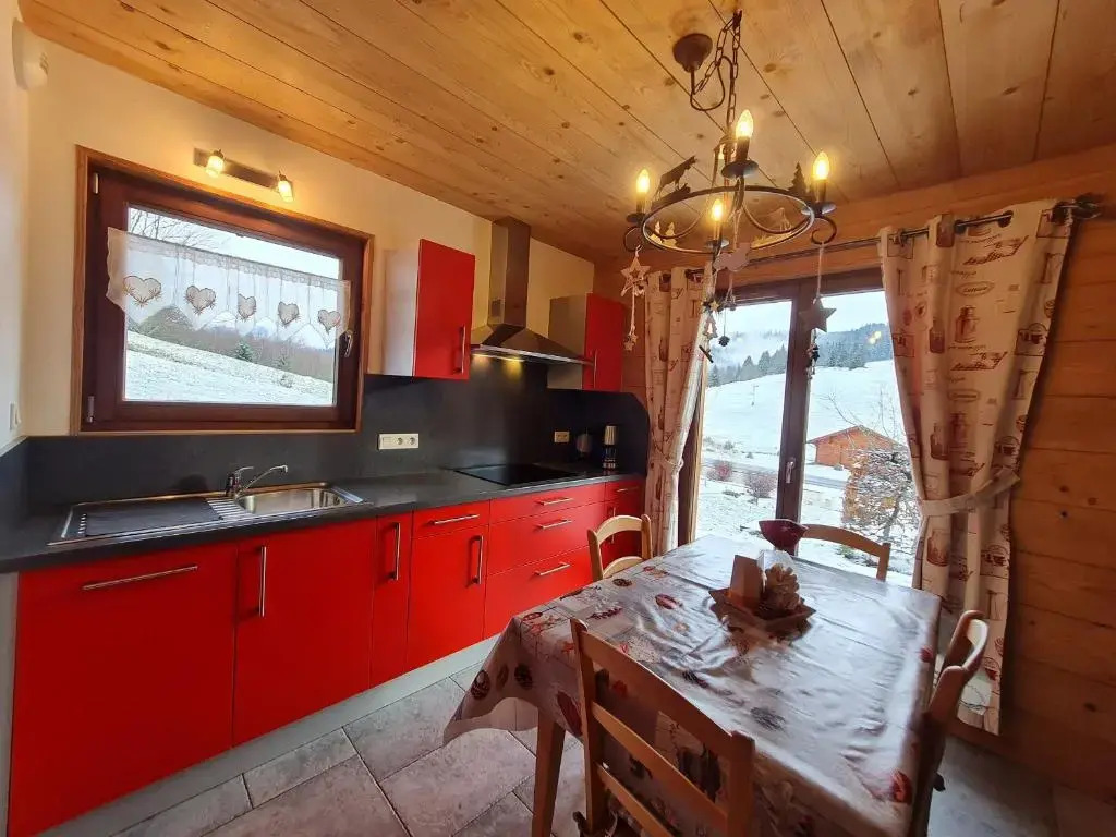 Chalet chaleureux face aux pistes, proche Gérardmer, idéal pour famille, balcon et terrasse - FR-1-589-182
