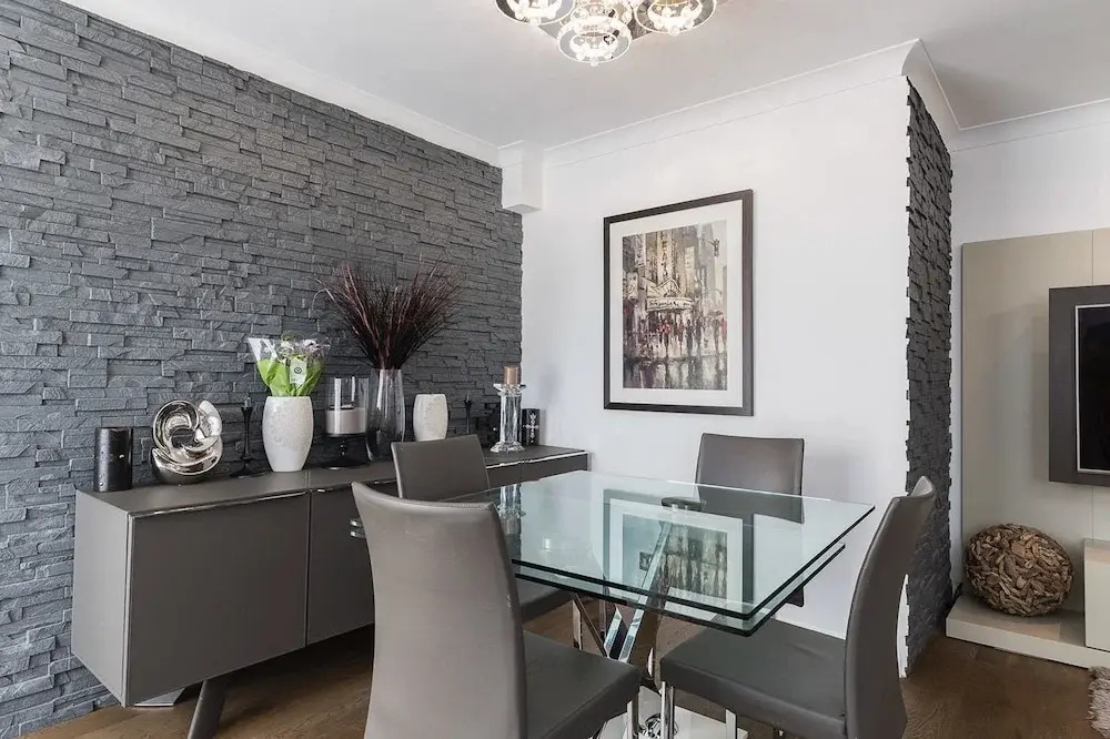 Three Bed Greville Luxury Apt Parking 1