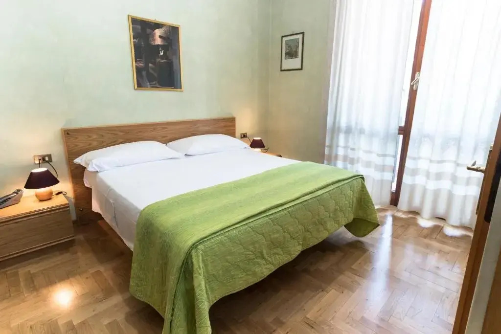 Camere R 75