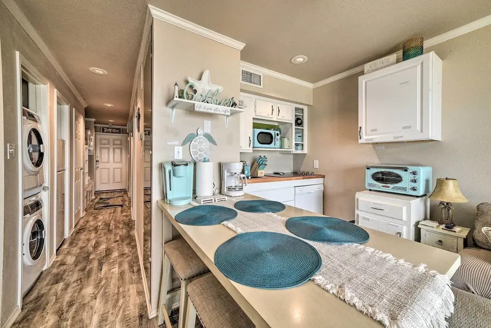 Updated Front Beach Condo w/ Resort Amenities!