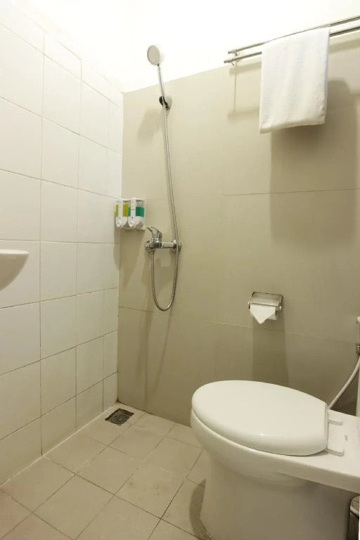 OYO 202 Kuwera Inn