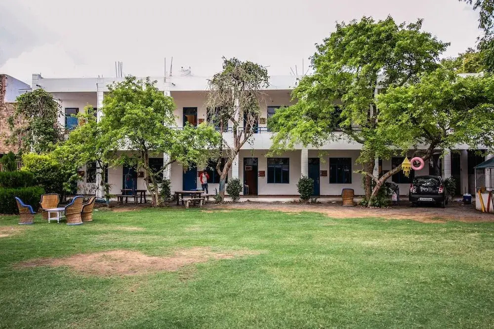 OYO 15518 Hotel Amar