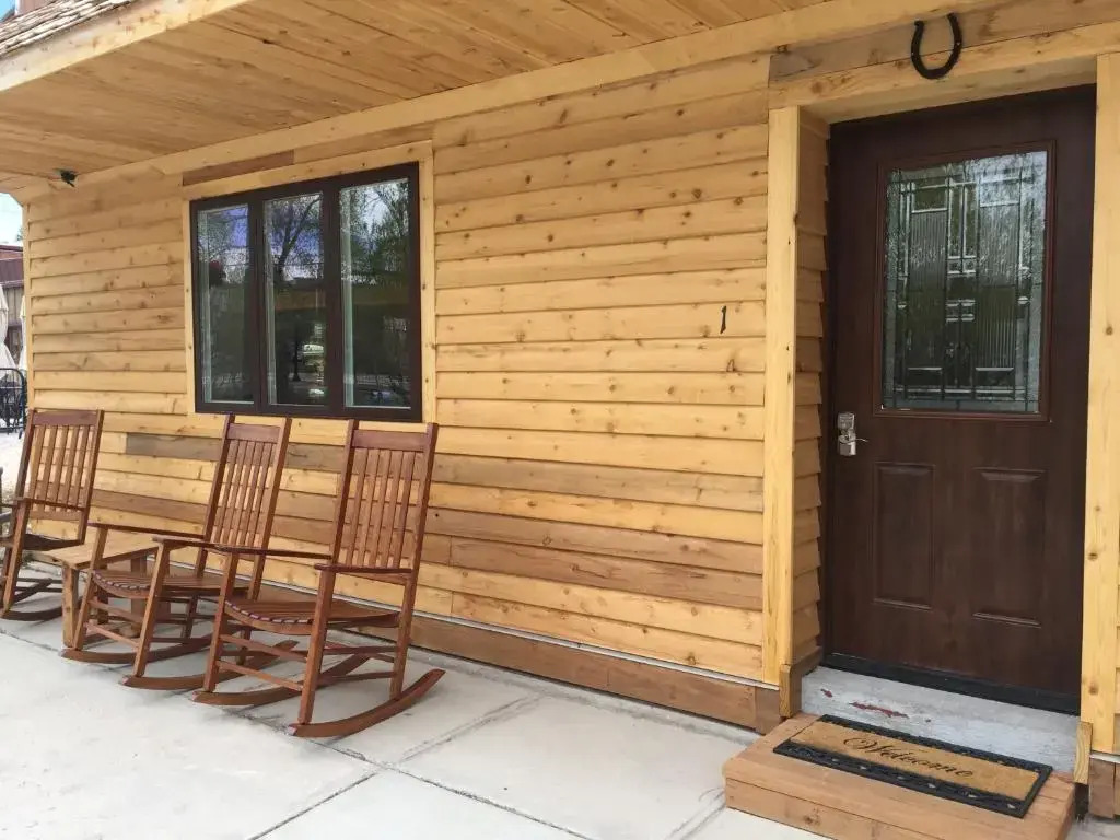 Creekside Downtown Vacation Suites, Only Adults 25 or older