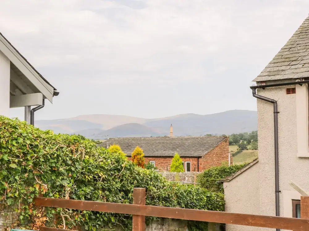 1 Pennine View