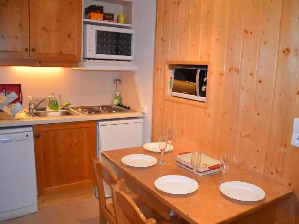 Appartement Les Menuires, 2 pièces, 4 personnes - FR-1-452-155