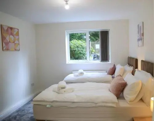 Gorgeous ground floor apartment + free parking