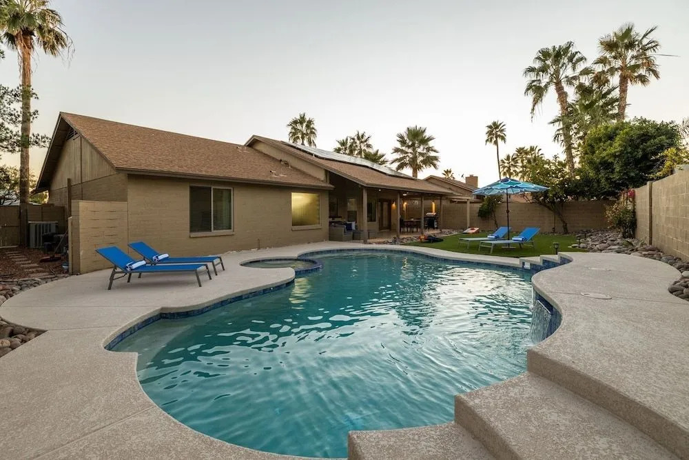 Scottsdale Friess 4 Bedroom Home by RedAwning