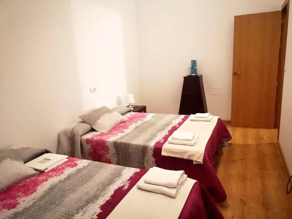 House With 3 Bedrooms in Carracedelo, With Enclosed Garden and Wifi