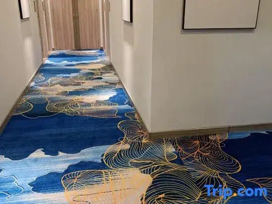 Yihua Youpin Hotel (Dongxing Port Store)