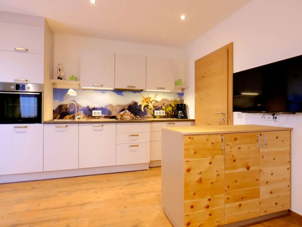 Top holiday apartment in Fügen with ski room and terrace