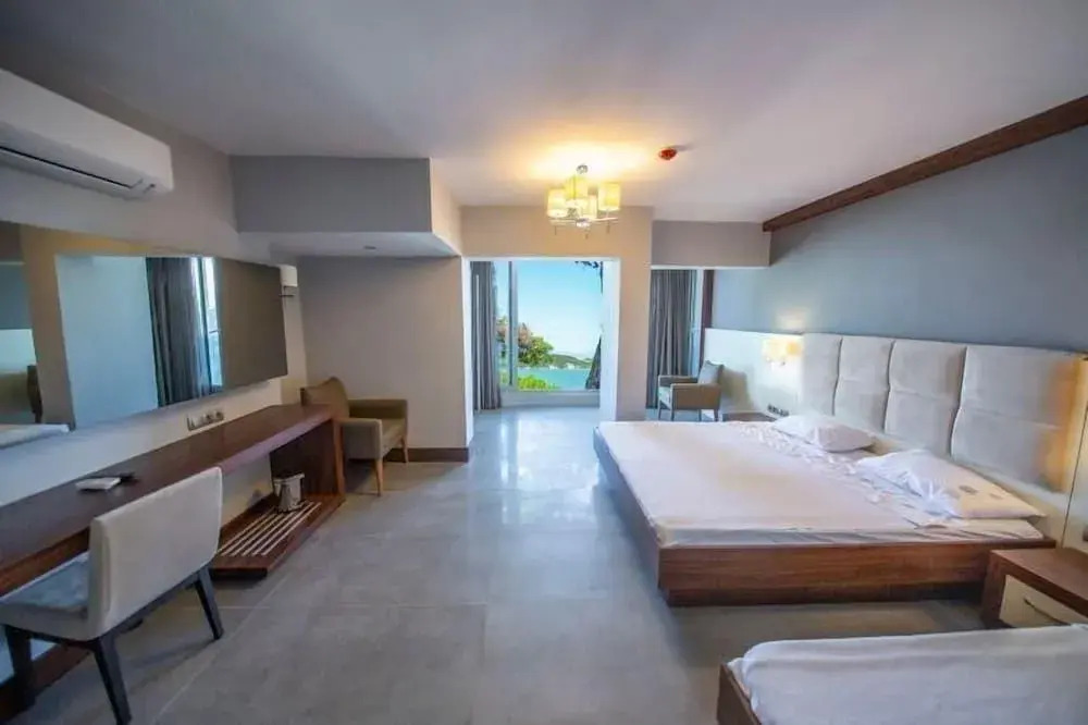 Ivy Sailing Resort Hotel